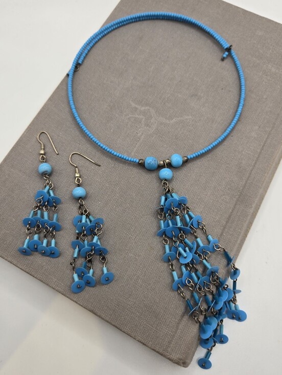 Vintage Jewelry - Y2k 90s Torque Choker Necklace Beaded Beachy Boho Mermaid Resort Blue